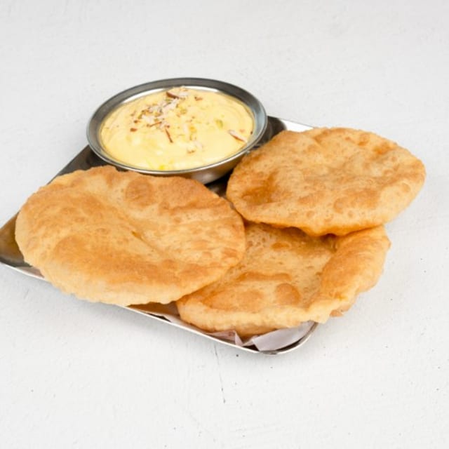 Shrikhand Poori Plate.
